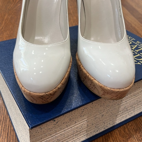 Kate Middleton’s Favorite Stuart Weitzman Wedges - Picture 6 of 15